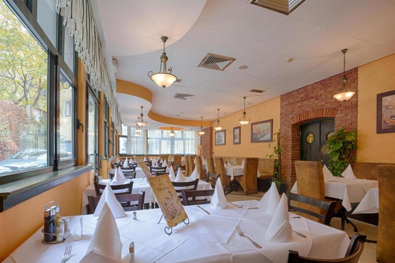 Madison Inn Suites - Wilson'S Square เบลเกรด ภายนอก รูปภาพ